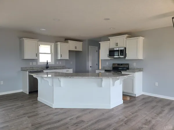 $389,500 | 1839 Horseshoe Road, Appomattox, VA 24522