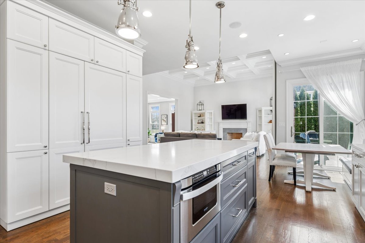 1024 Prairie Lawn Road Glenview, IL 60025 - Photo 12 of 55