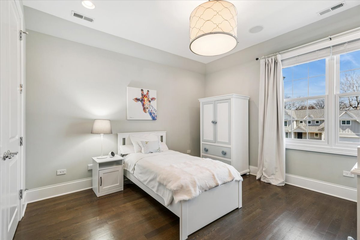 1024 Prairie Lawn Road Glenview, IL 60025 - Photo 35 of 55