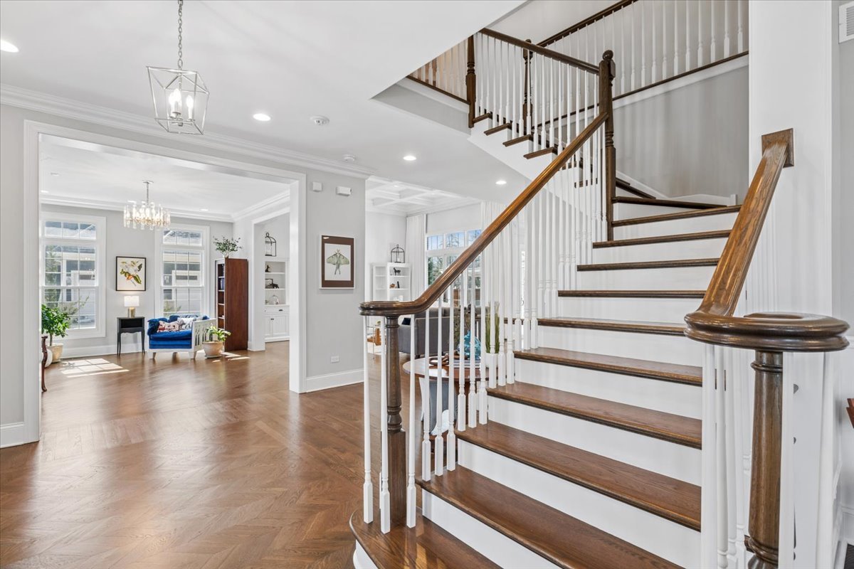 1024 Prairie Lawn Road Glenview, IL 60025 - Photo 4 of 55