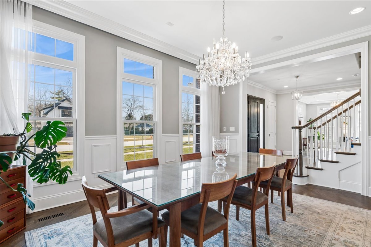 1024 Prairie Lawn Road Glenview, IL 60025 - Photo 8 of 55