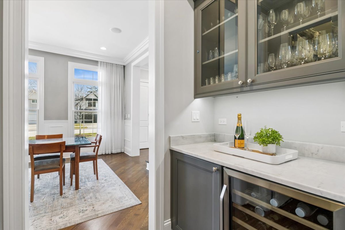 1024 Prairie Lawn Road Glenview, IL 60025 - Photo 9 of 55