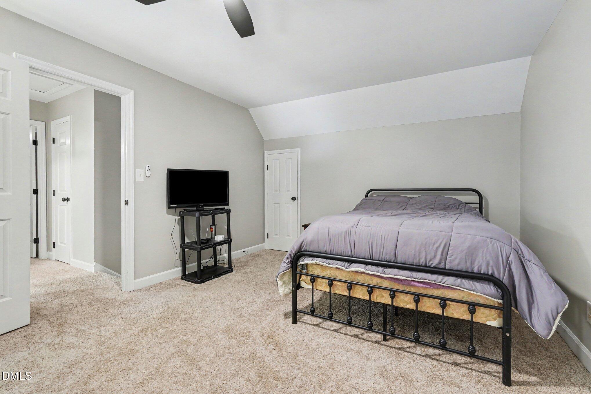 6016 Hampton Ridge Road Raleigh, NC 27603 - Photo 11 of 32 011_file_2942