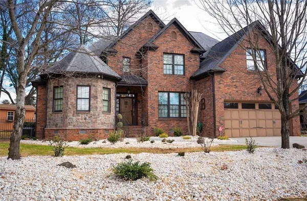 $899,000 | 1106 Double Oaks Road, Greensboro, NC 27410
