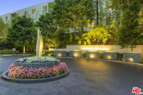 $1,189,000 | 1155 North La Cienega Boulevard, Unit 908, West Hollywood, CA 90069