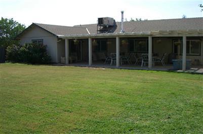 16271 Monreal Road Madera, CA 93636 - Photo 14 of 23 Main House- Patio and Yard
