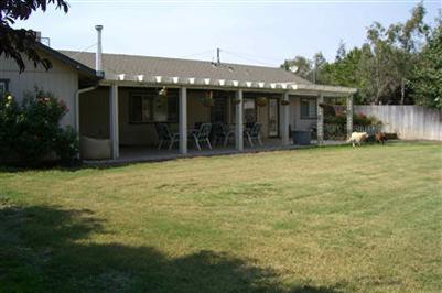 16271 Monreal Road Madera, CA 93636 - Photo 15 of 23 Main House- Patio and Yard