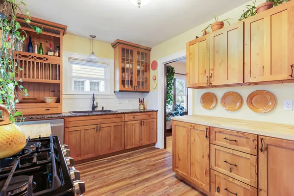 $254,900 | 2026 Winnebago Street, La Crosse, WI 54601