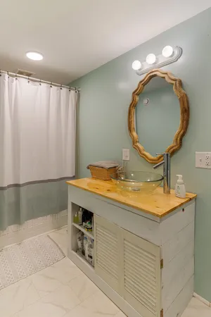 $254,900 | 2026 Winnebago Street, La Crosse, WI 54601