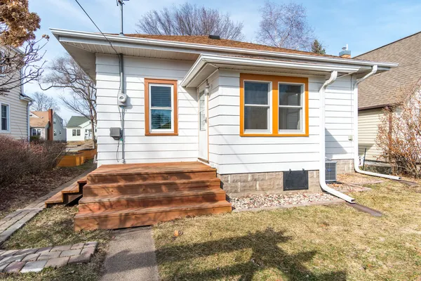 $254,900 | 2026 Winnebago Street, La Crosse, WI 54601
