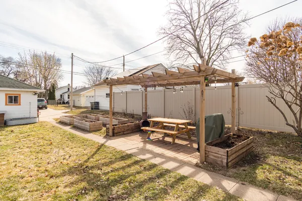 $254,900 | 2026 Winnebago Street, La Crosse, WI 54601