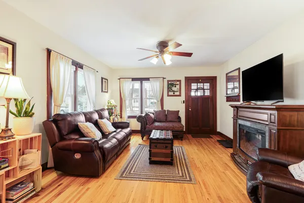 $254,900 | 2026 Winnebago Street, La Crosse, WI 54601