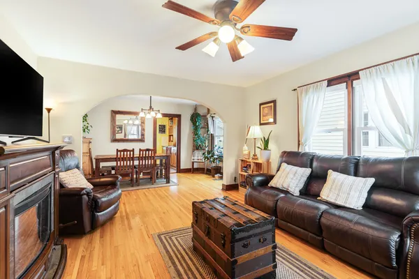 $254,900 | 2026 Winnebago Street, La Crosse, WI 54601