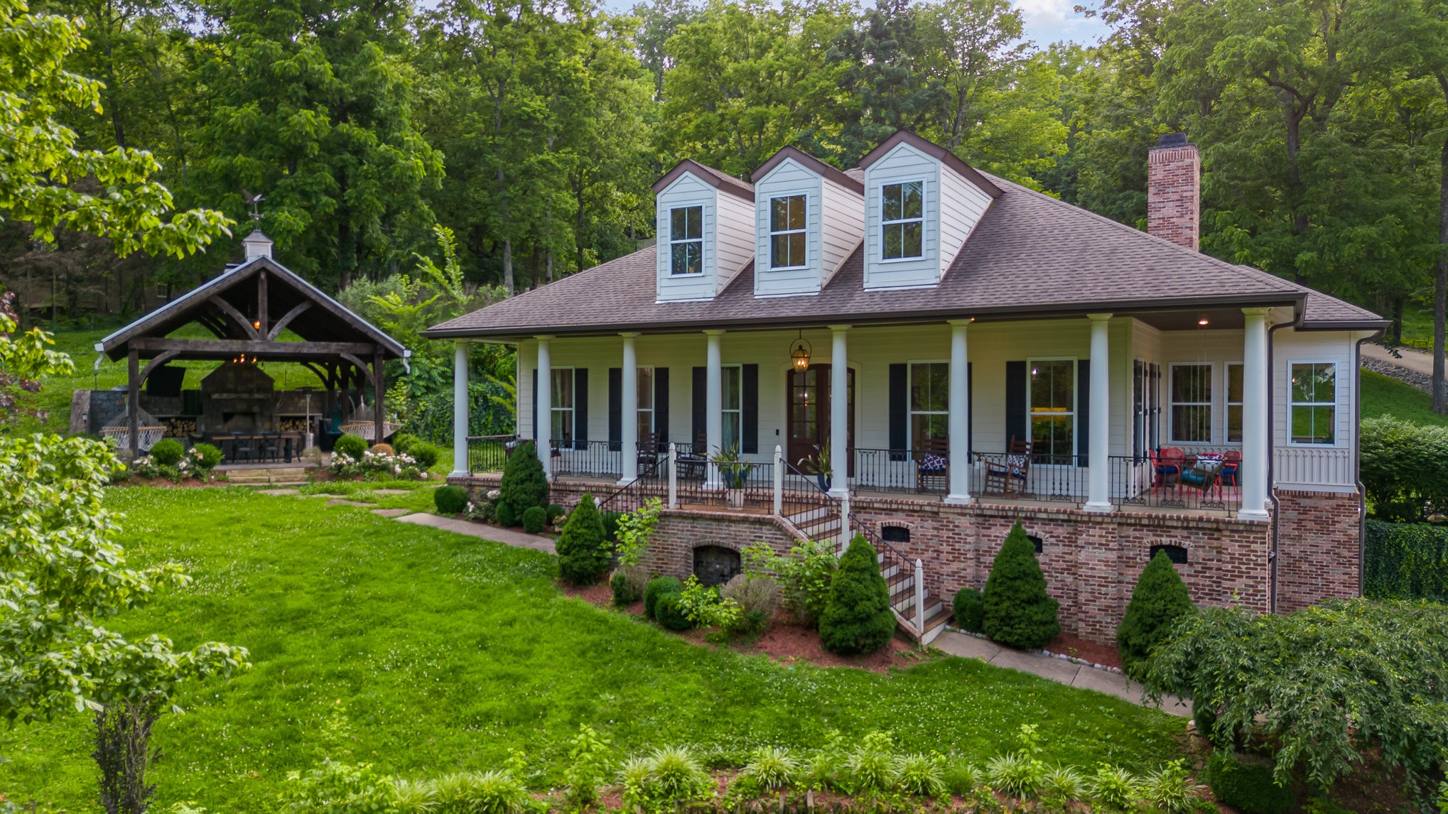 4289 Peytonsville-Trinity Road Franklin, TN 37064 - Photo 4 of 67 a front view of a house with garden