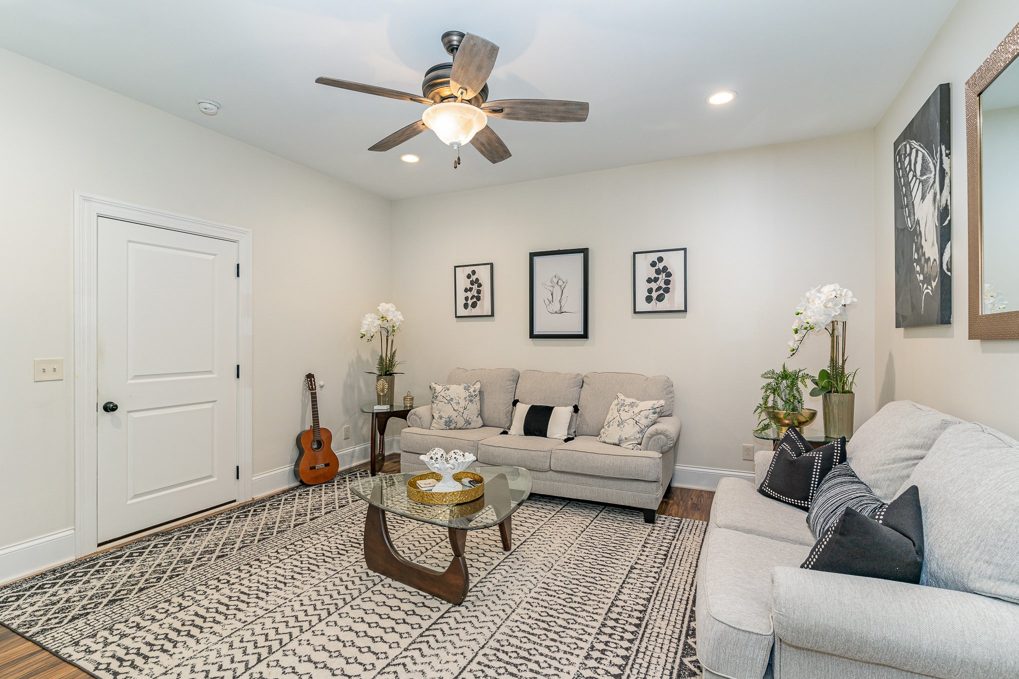 4289 Peytonsville-Trinity Road Franklin, TN 37064 - Photo 44 of 67 a living room with furniture