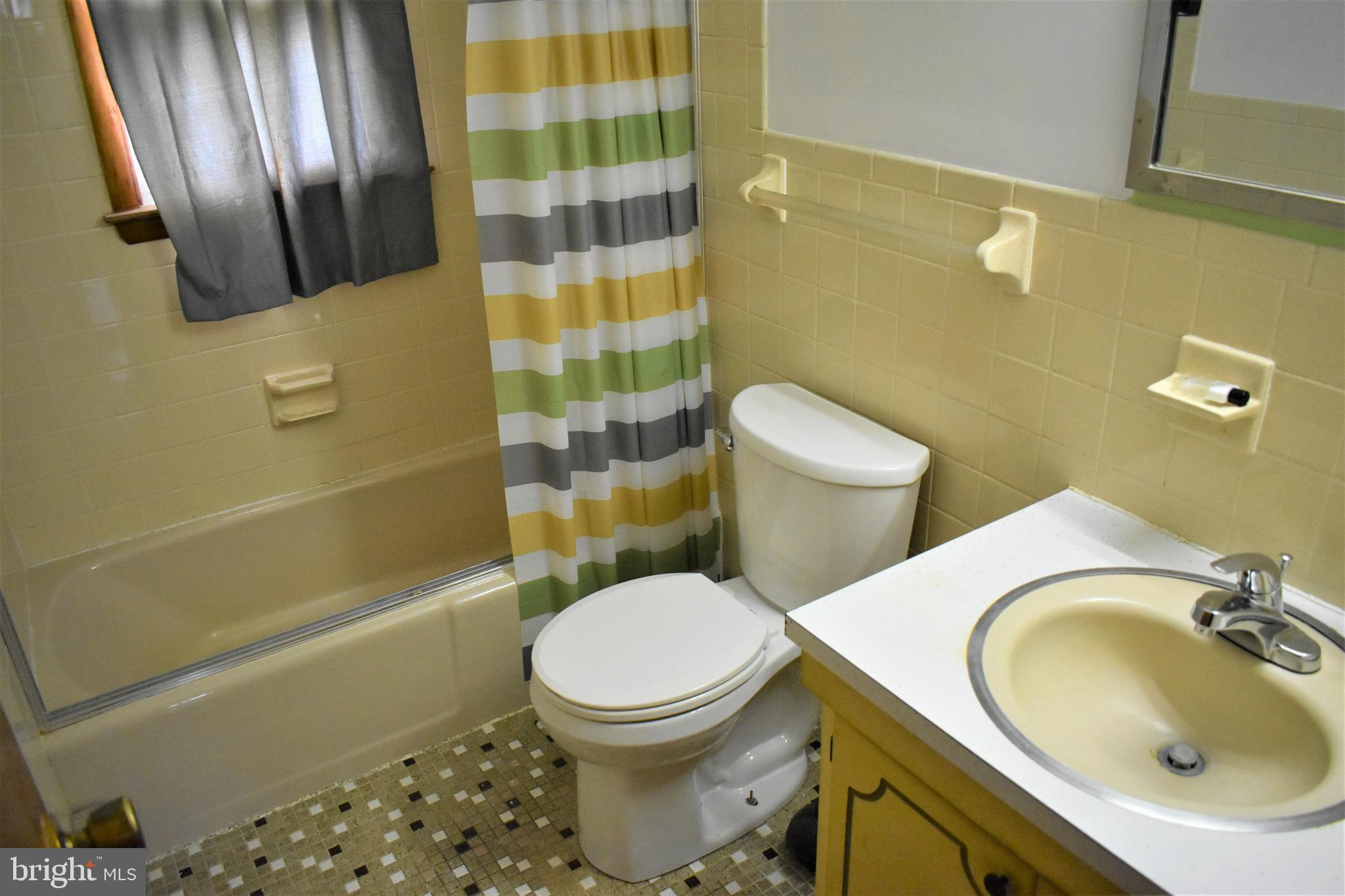 935 Chestnut Grove Road Dover, DE 19904 - Photo 13 of 18 Full Bathroom