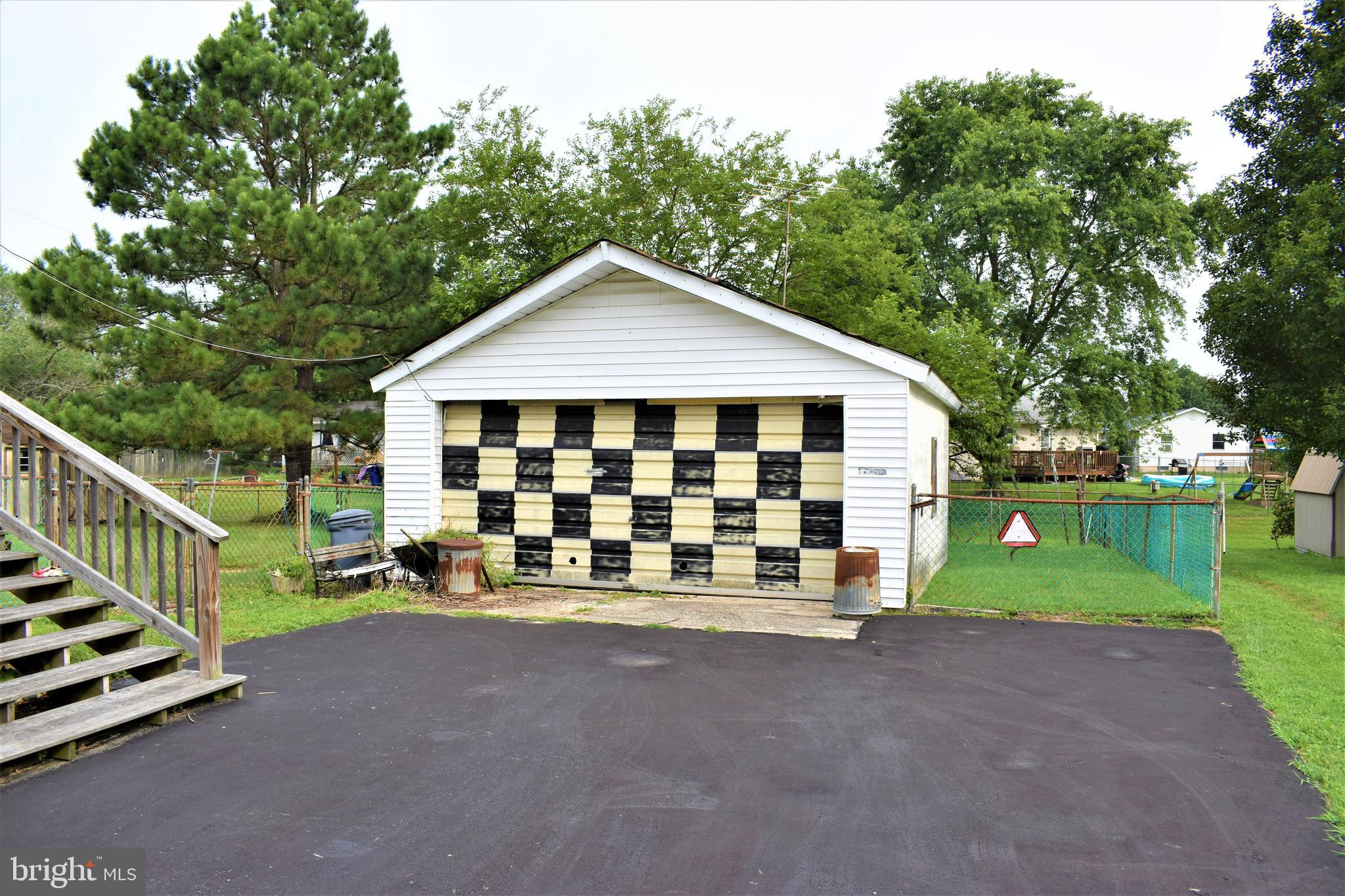 935 Chestnut Grove Road Dover, DE 19904 - Photo 3 of 18 Detached Garage