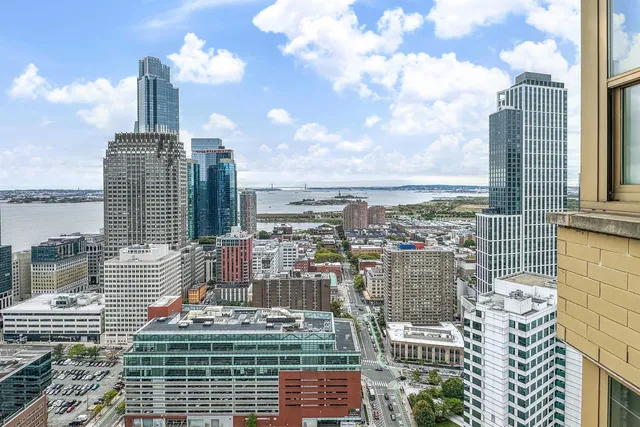 a picture of city view