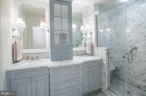 $2,400,000 | 8126 Kerry Lane, Chevy Chase, MD 20815