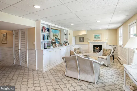 $2,400,000 | 8126 Kerry Lane, Chevy Chase, MD 20815