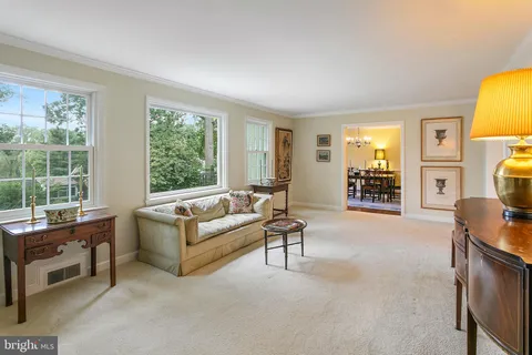 $2,400,000 | 8126 Kerry Lane, Chevy Chase, MD 20815