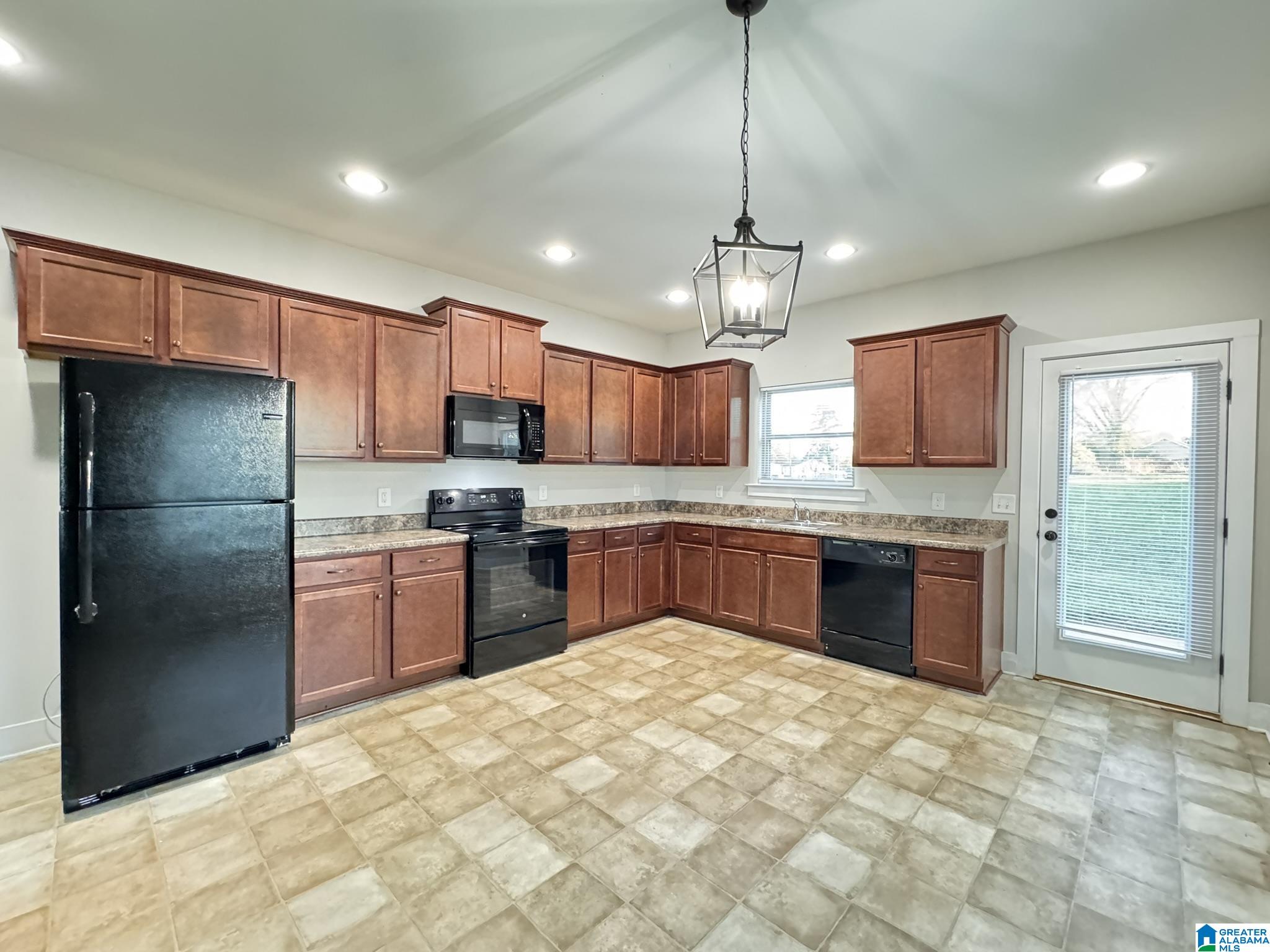1033 9th Street Pleasant Grove, AL 35127 - Photo 5 of 19