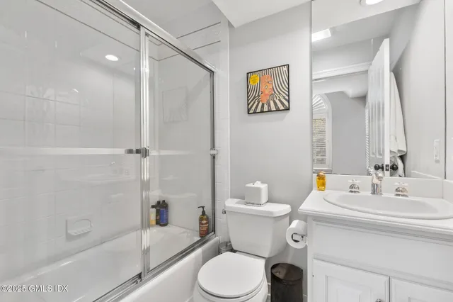 $7,900 | 104 West Ritch Avenue, Unit 6, Greenwich, CT 06830