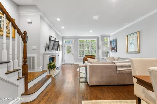 $7,900 | 104 West Ritch Avenue, Unit 6, Greenwich, CT 06830