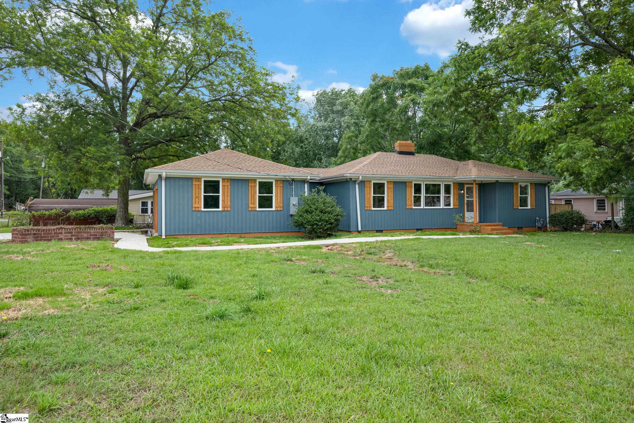 1010 Log Shoals Road Mauldin, SC 29662 - Photo 3 of 26