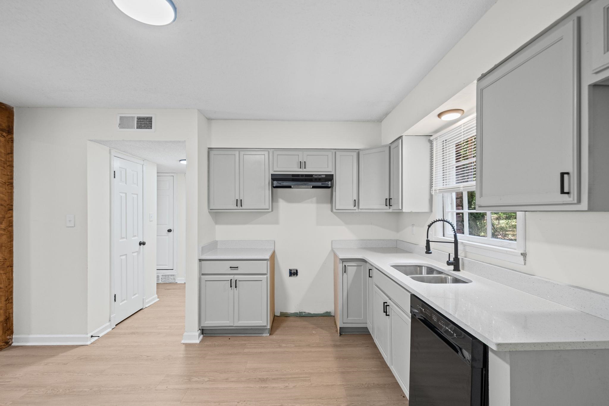 2496 James Road Memphis, TN 38127 - Photo 10 of 18