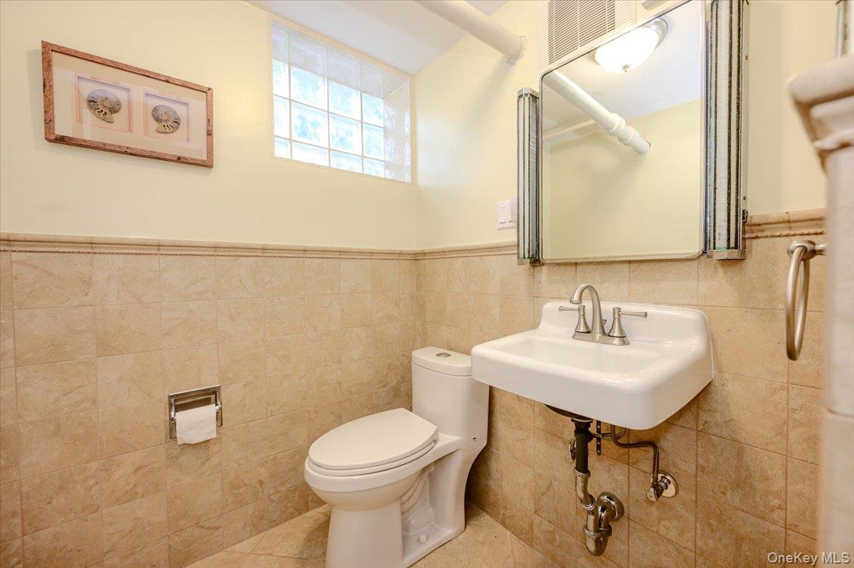 1264 Rhinelander Avenue Bronx, NY 10461 - Photo 35 of 50