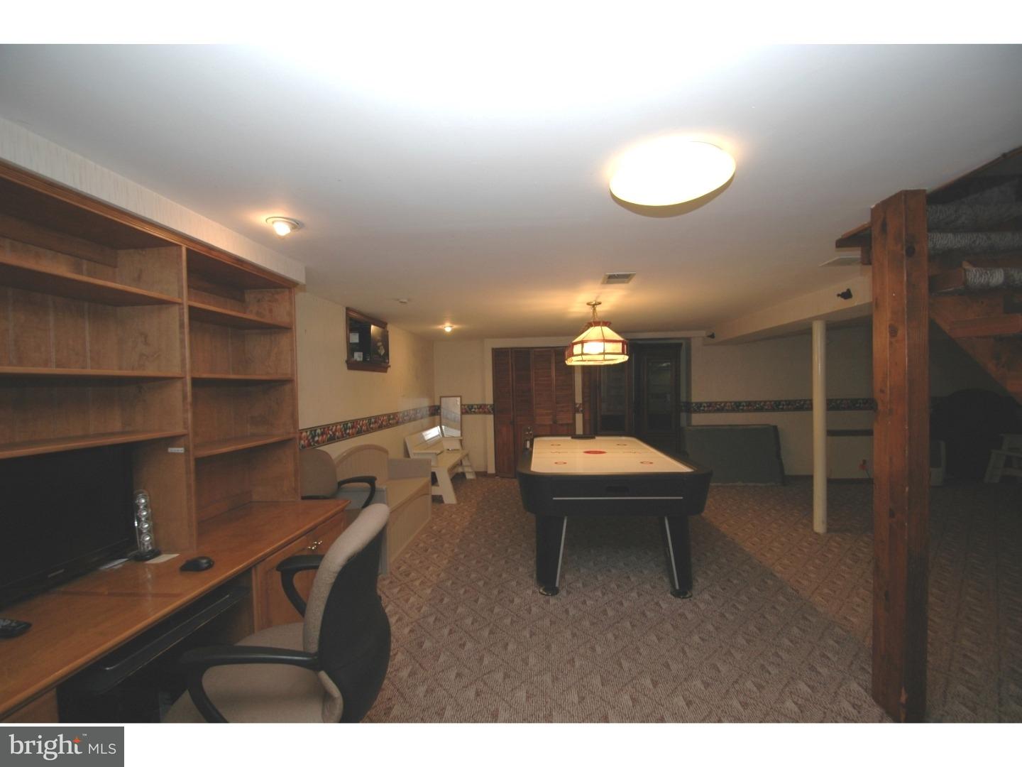 7413 Barclay Road Cheltenham, PA 19012 - Photo 16 of 24 Family Room