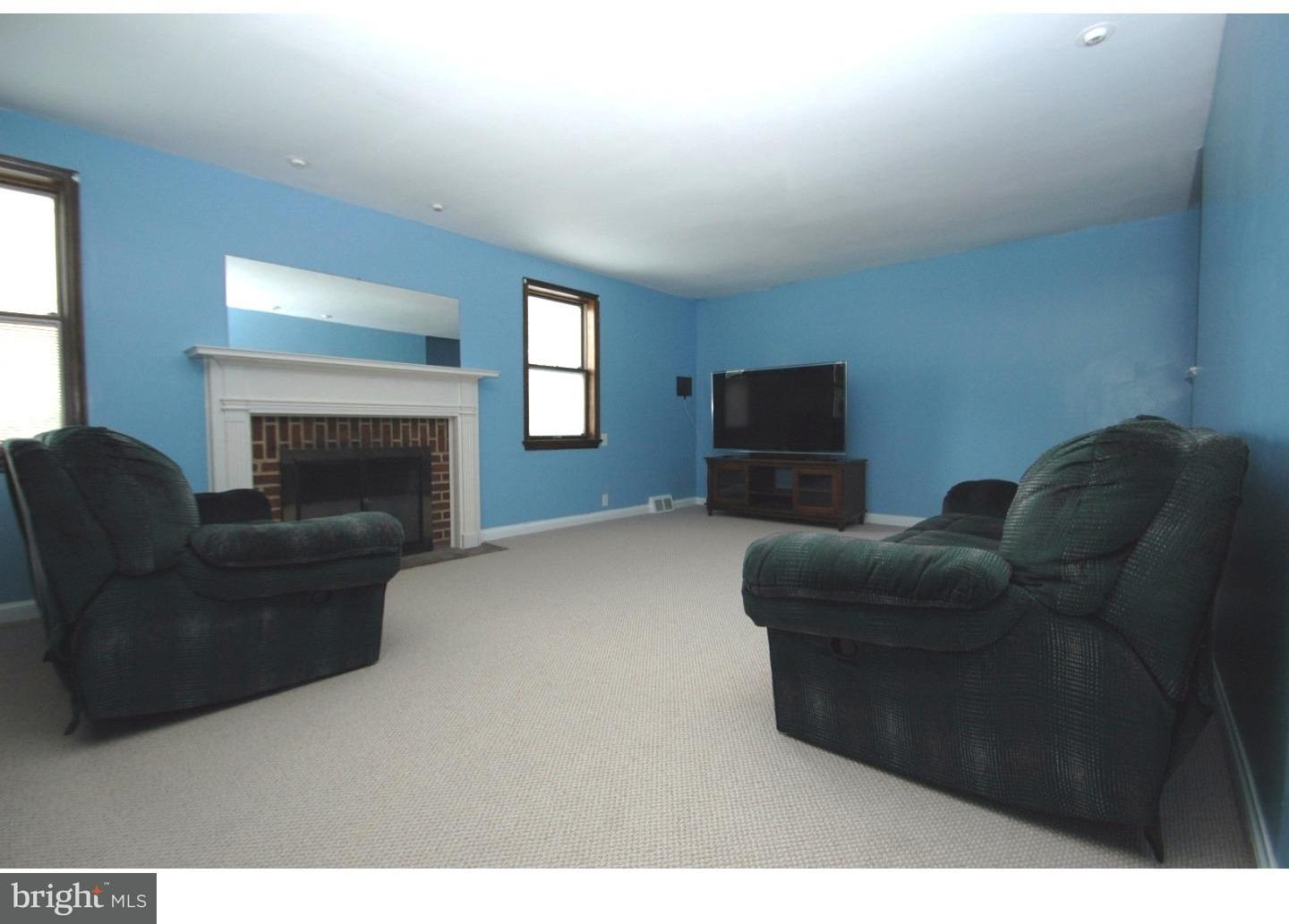 7413 Barclay Road Cheltenham, PA 19012 - Photo 8 of 24 Living Room