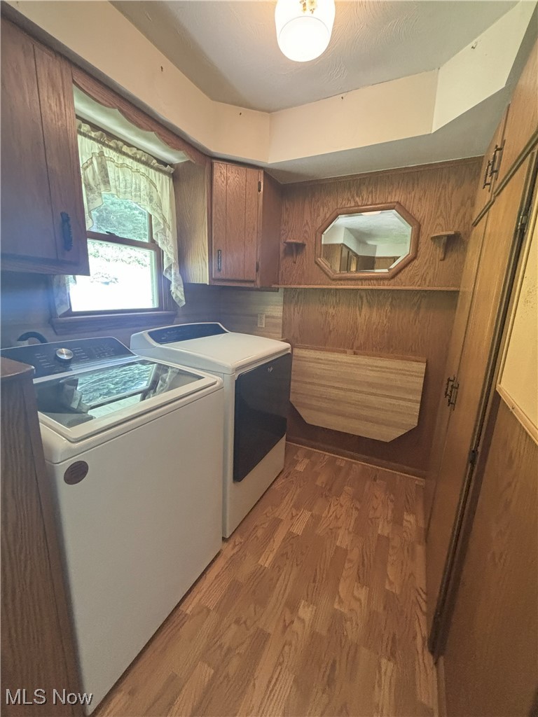 258 Walnut Road Southwest Dellroy, OH 44620 - Photo 10 of 33 Laundry room off of the kitchen