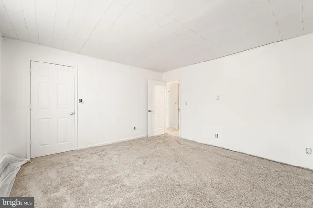 $230,000 | 700 Elizabeth Avenue, Lindenwold, NJ 08021