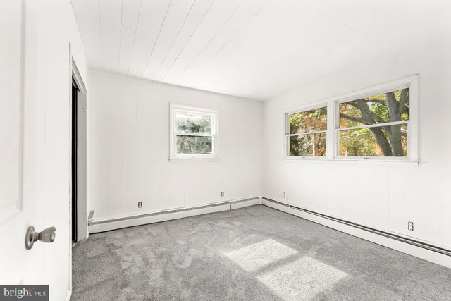 $230,000 | 700 Elizabeth Avenue, Lindenwold, NJ 08021