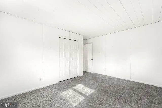 $230,000 | 700 Elizabeth Avenue, Lindenwold, NJ 08021