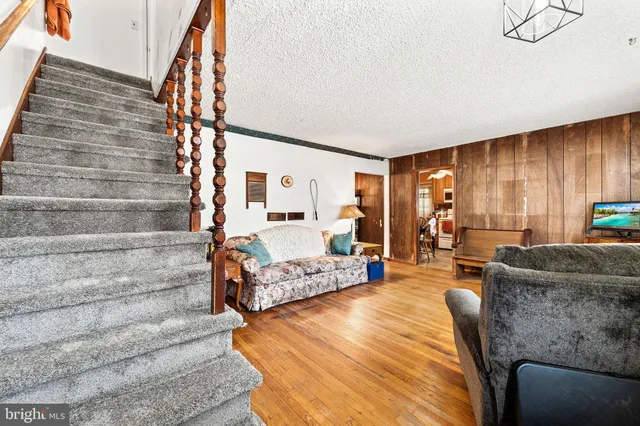 $230,000 | 700 Elizabeth Avenue, Lindenwold, NJ 08021