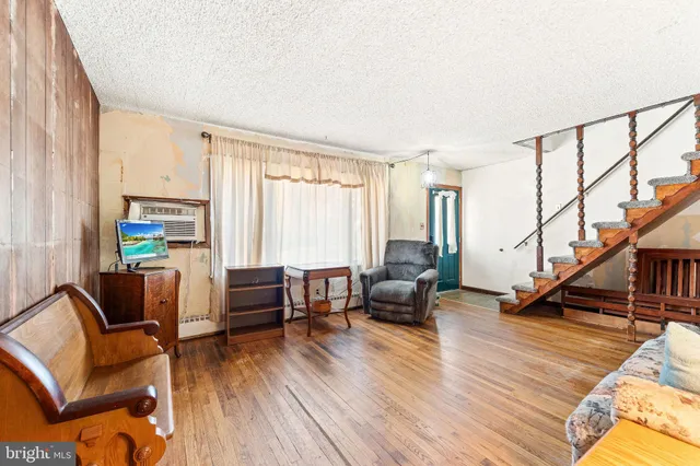 $230,000 | 700 Elizabeth Avenue, Lindenwold, NJ 08021