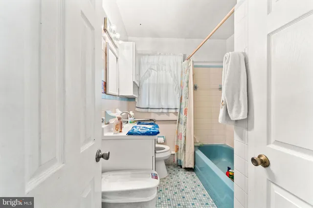 $230,000 | 700 Elizabeth Avenue, Lindenwold, NJ 08021