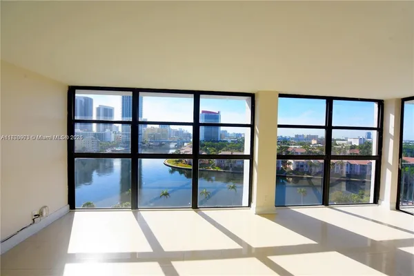 $2,500 | 200 Leslie Drive, Unit 1124, Hallandale Beach, FL 33009
