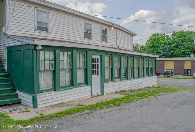 $305,000 | 1620 Columbia Turnpike, Castleton-on-Hudson, NY 12033
