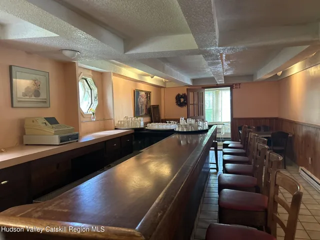 $305,000 | 1620 Columbia Turnpike, Castleton-on-Hudson, NY 12033