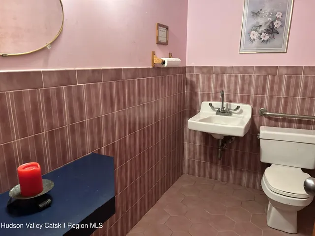 $305,000 | 1620 Columbia Turnpike, Castleton-on-Hudson, NY 12033