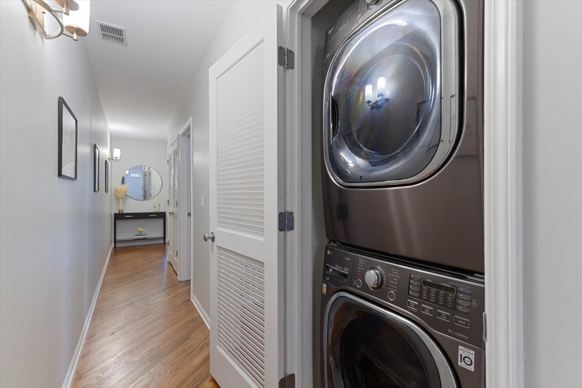 7028 North Ridge Boulevard, Unit 2S Chicago, IL 60645 - Photo 19 of 25