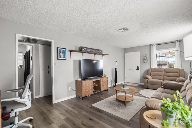 $185,000 | Undisclosed Address, Taft, CA 93268