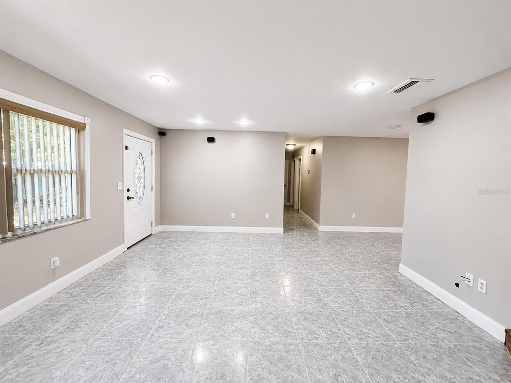 11511 McMullen Loop Riverview, FL 33569 - Photo 7 of 54