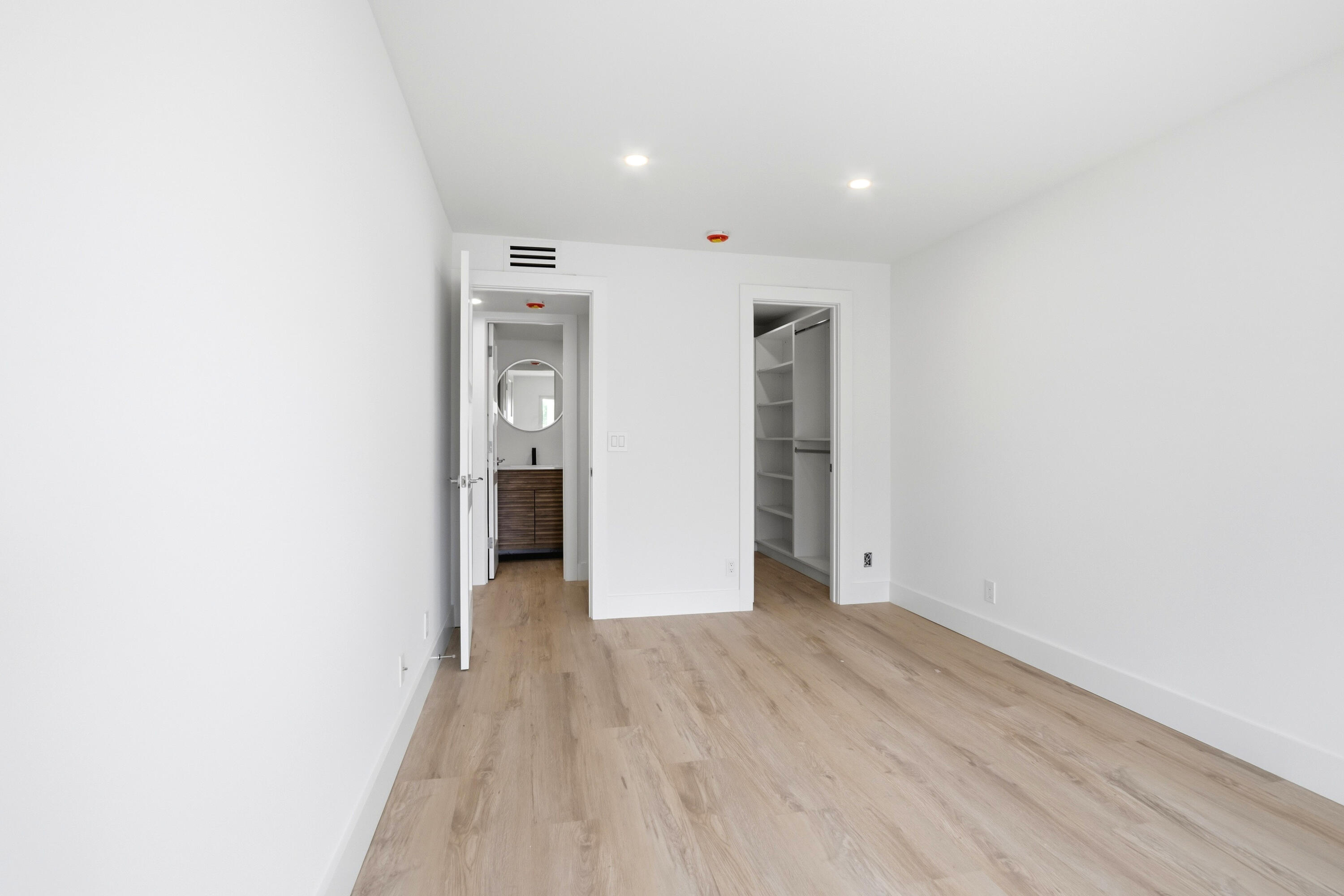 1023 Guildford East, Unit B Boca Raton, FL 33434 - Photo 6 of 12 1023 Guildford B_010