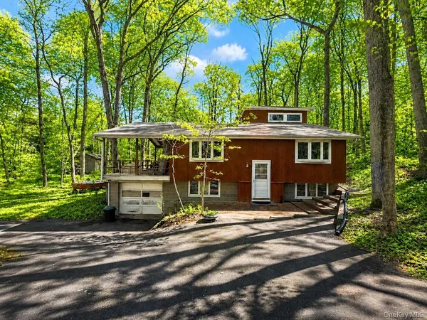 $1,495,000 | 168 Wildwood Road, Sag Harbor, NY 11963