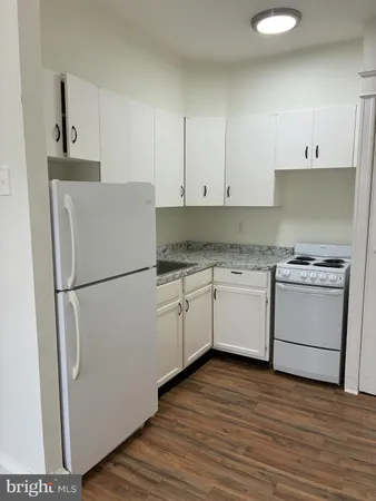 $950 | 260 North Wycombe Avenue, Unit 201, Lansdowne, PA 19050